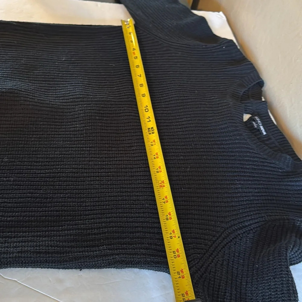 Fashion Nova Women’s Black Sweater Crisscross tie at Back New no tag Size Large